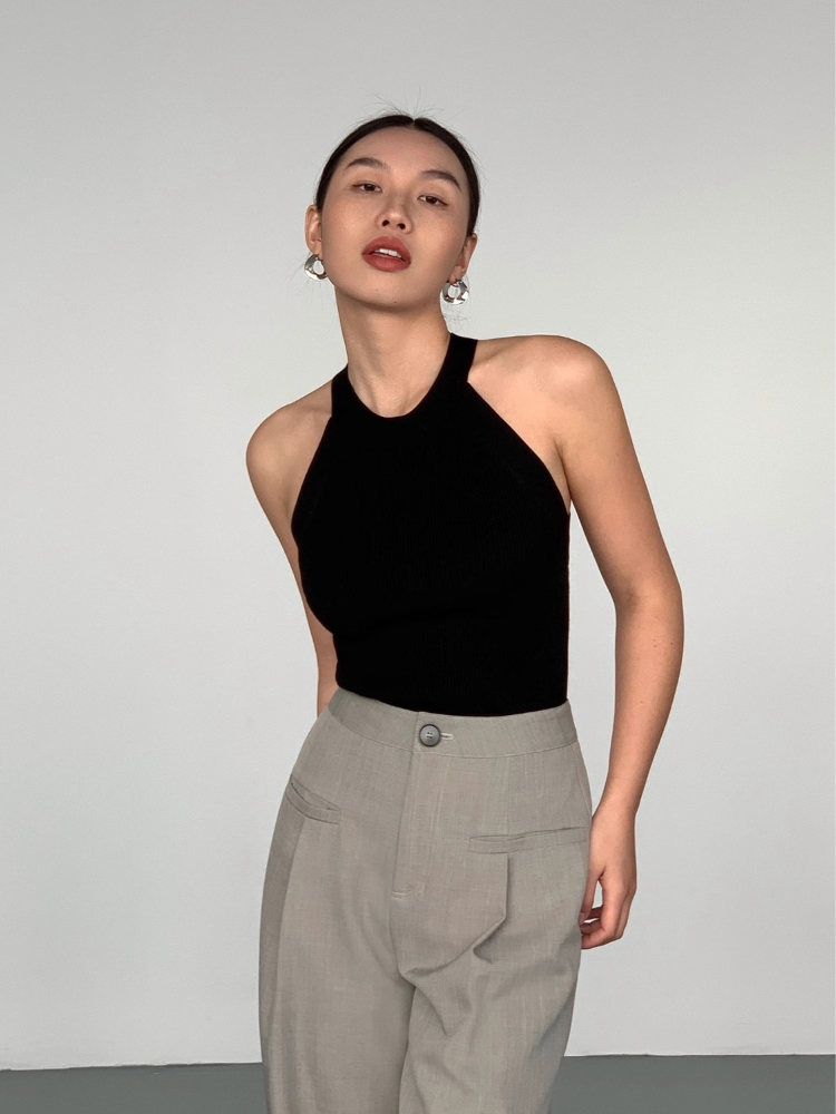 เสื้อครอปแขนกุดทรงเข้ารูป AOSS - Suspender Tank Top บทวิจารณ์และราคา